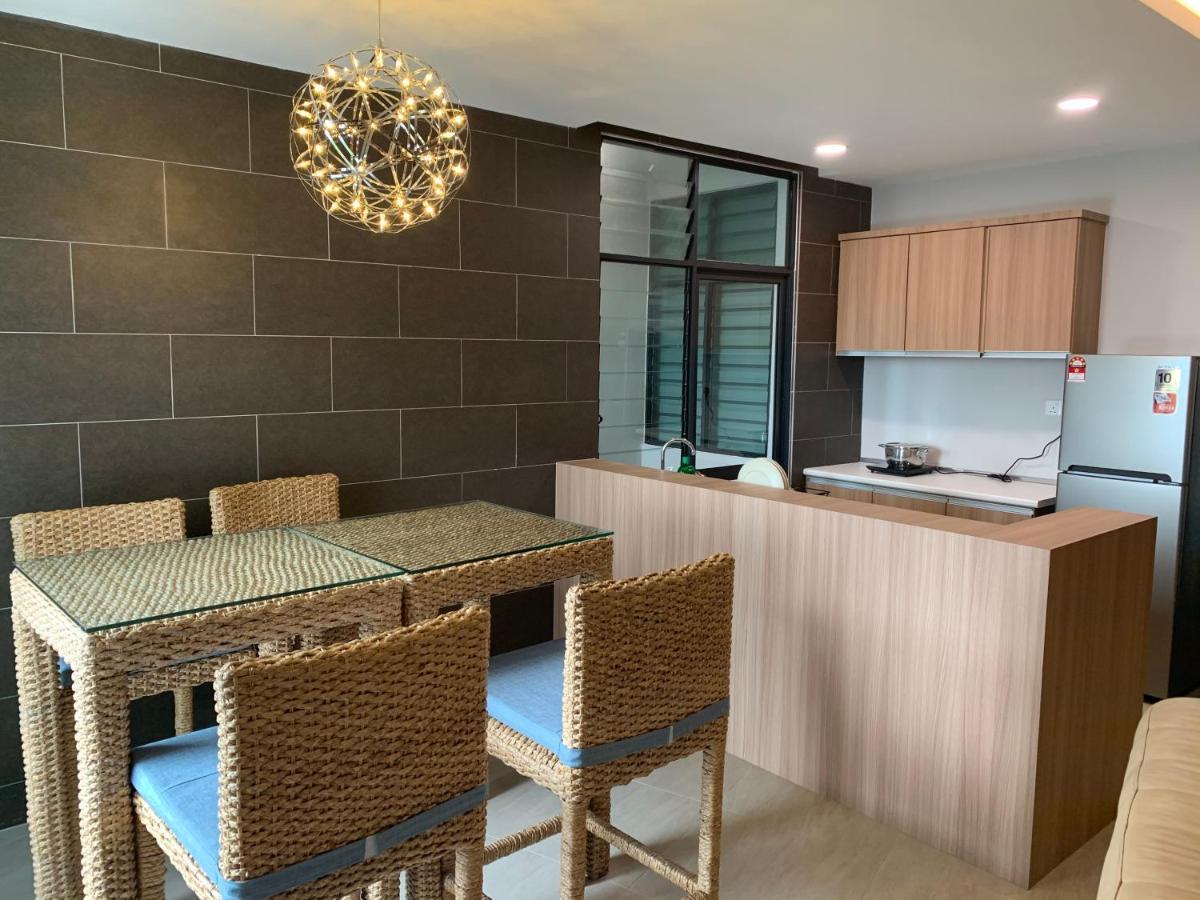 3Bedroom Rex Apartment 5Min Drive To Vivacity Kuching Zewnętrze zdjęcie